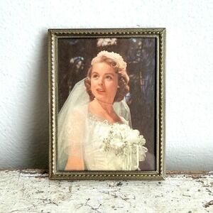 Vintage Gold Tone Picture Frame Wedding Portrait Bride‎ Veil Classic Elegant